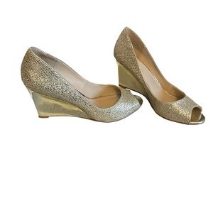 Le Chateau Silver Glitz Open Toe Wedge Heel Shoes- Size 9